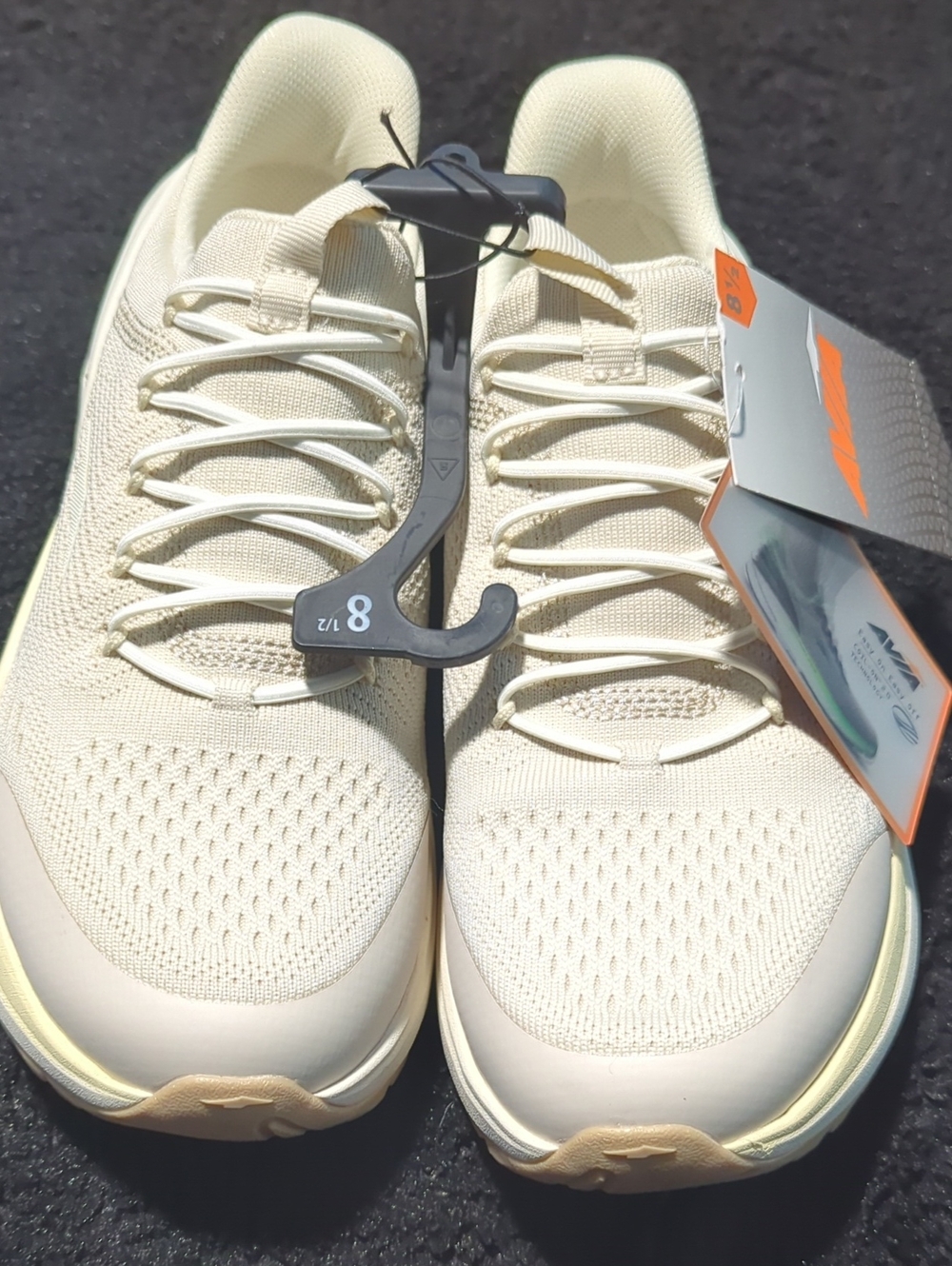 Avia Size 8 1/2 Sneaker